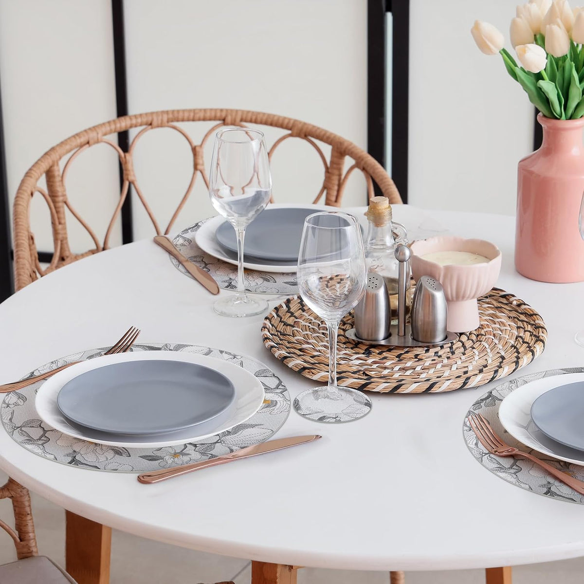 comfoyar Round Faux Leather Placemats Set of 6 with Coasters, 13inch Non-Slip Heat Resistant Dual-Sided Grey Flower Place Mats, Washable Waterproof Table Mats for Kitchen Dining Party Table Decoration
