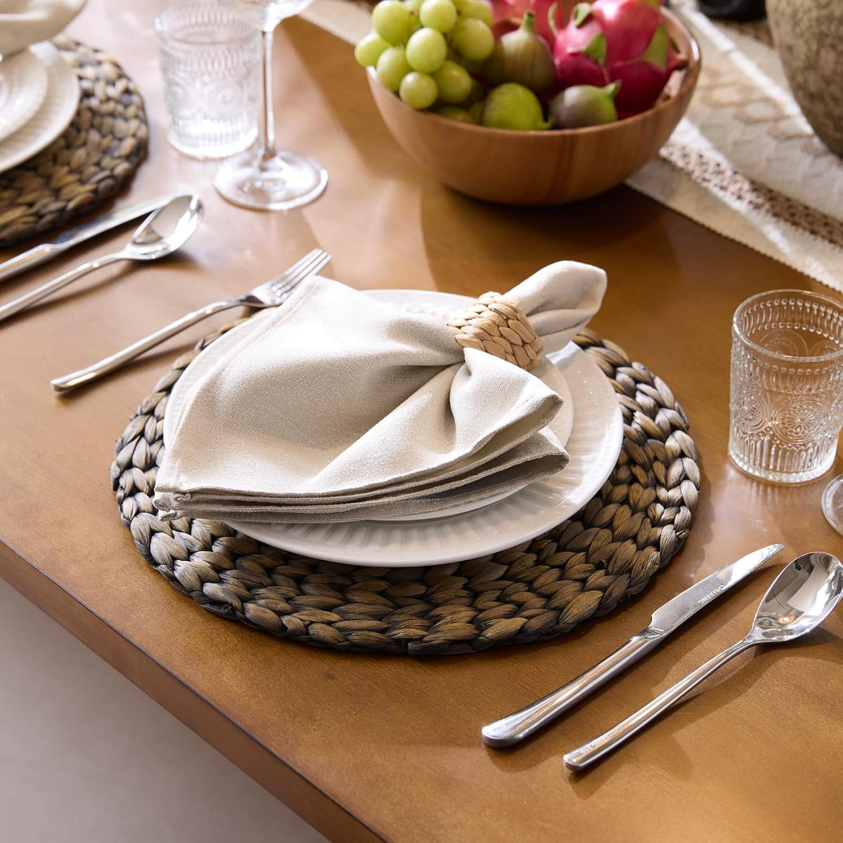 8 Pack, Round Woven Placemats, Natural Water Hyacinth Wicker Place Mats, Braided Straw Table Mats for Dining Table, Fall, Halloween, Thanksgiving, Christmas, Black (13.8 inch)